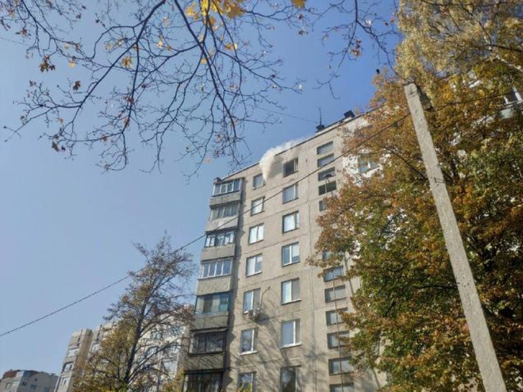В Харькове горела многоэтажка: людей эвакуировали (ФОТО)