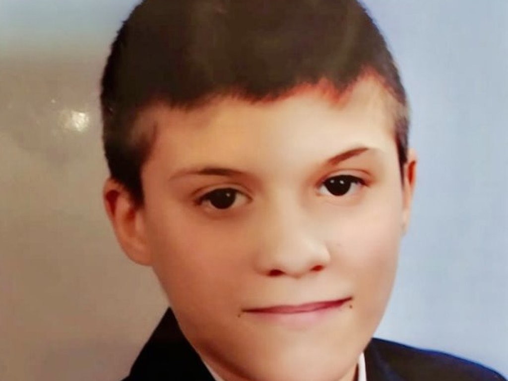 Ушел в школу и не вернулся: В Киеве разыскивают 14-летнего парня в джинсовой рубашке (ФОТО)