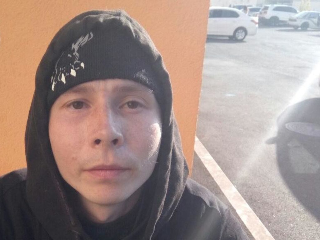 «Никто не остановит смерть»: в Киеве на детской площадке поймали мужчину с ножом (ФОТО)