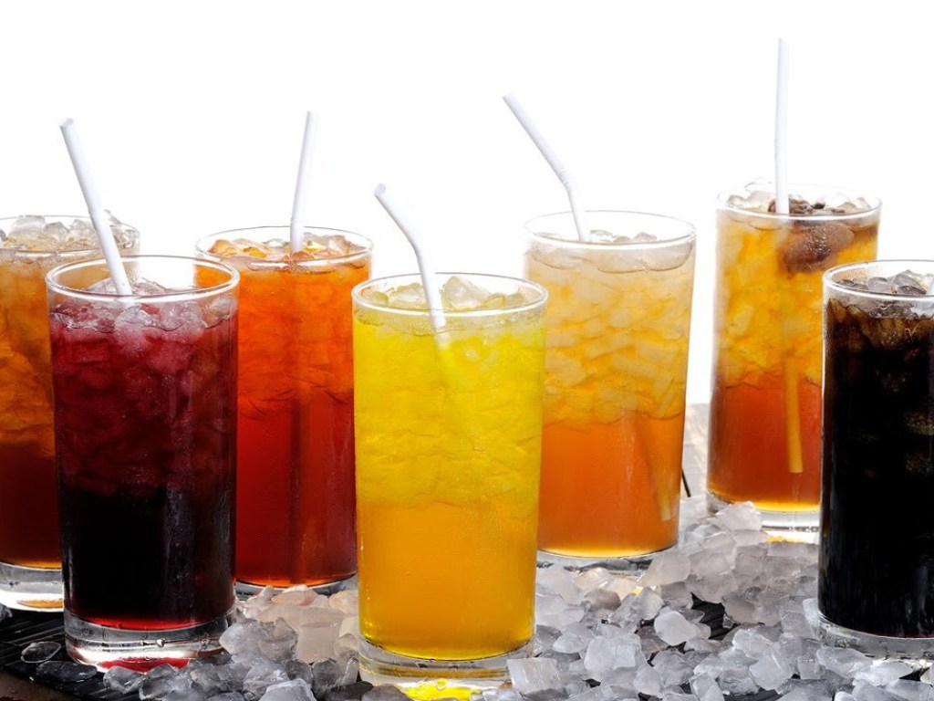 Эксперты перечислили негативные последствия от потребления безалкогольных напитков