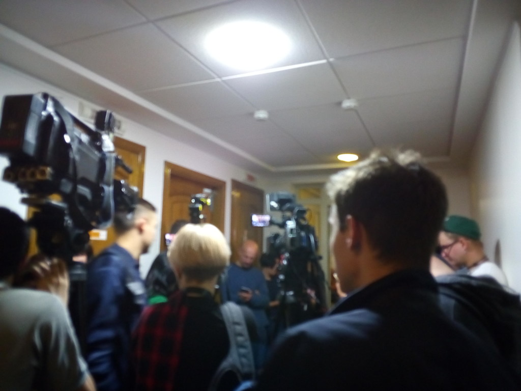 Отчёт Рябошапки в Комитете Рады: генпрокурор закрылся в приемной Комитета (ФОТО)