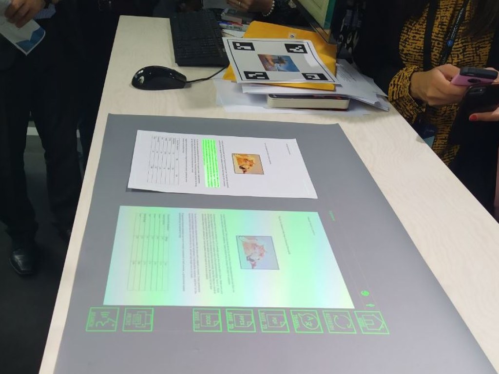 В Чехии разработали коврик, превращающий бумажные документы в цифровые (ФОТО, ВИДЕО) 