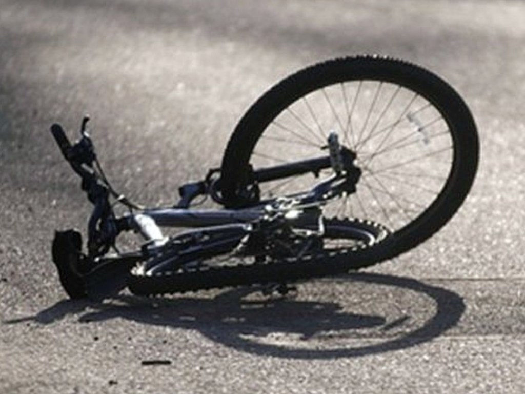 На Черниговщине сержант полиции насмерть сбил велосипедиста