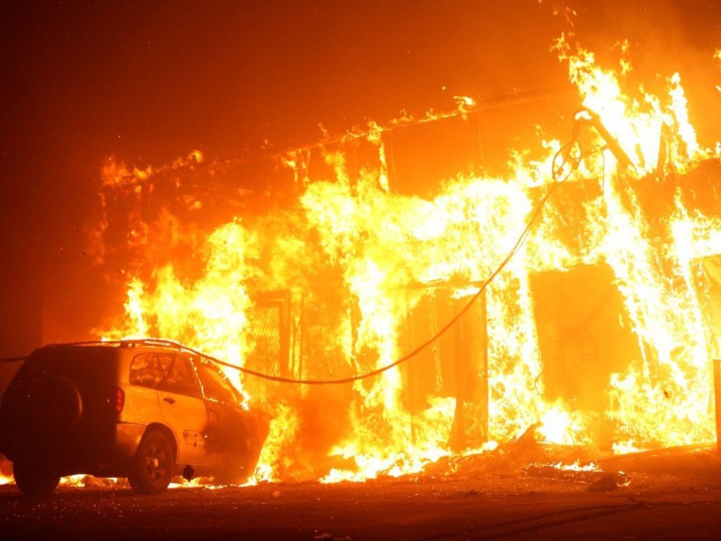 В Запорожской области мужчина сжег свою машину назло супруге