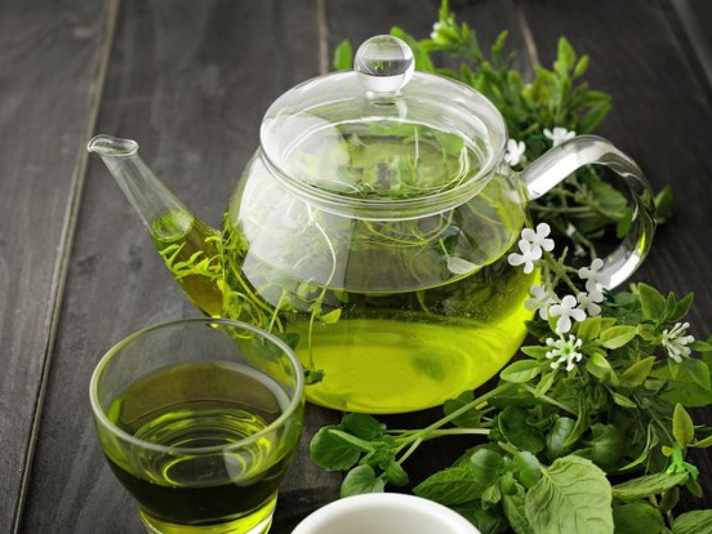 Медик: Зеленый чай является самым полезным напитком для тех, кто пытается сбросить вес