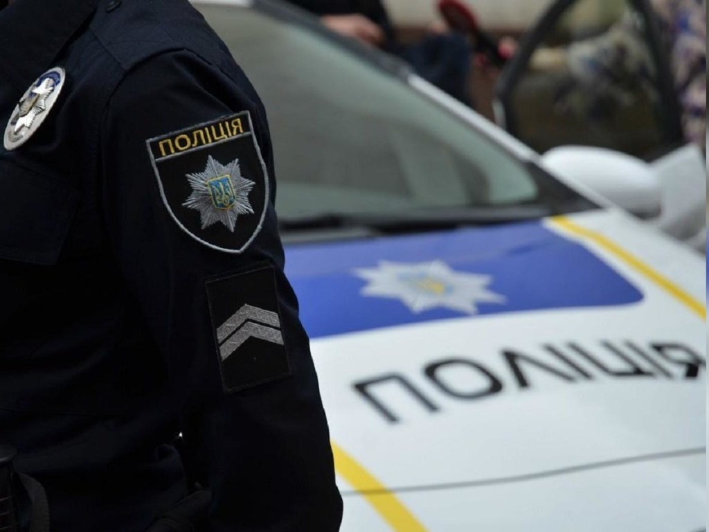 В Харькове возле многоэтажного дома нашли труп мужчины