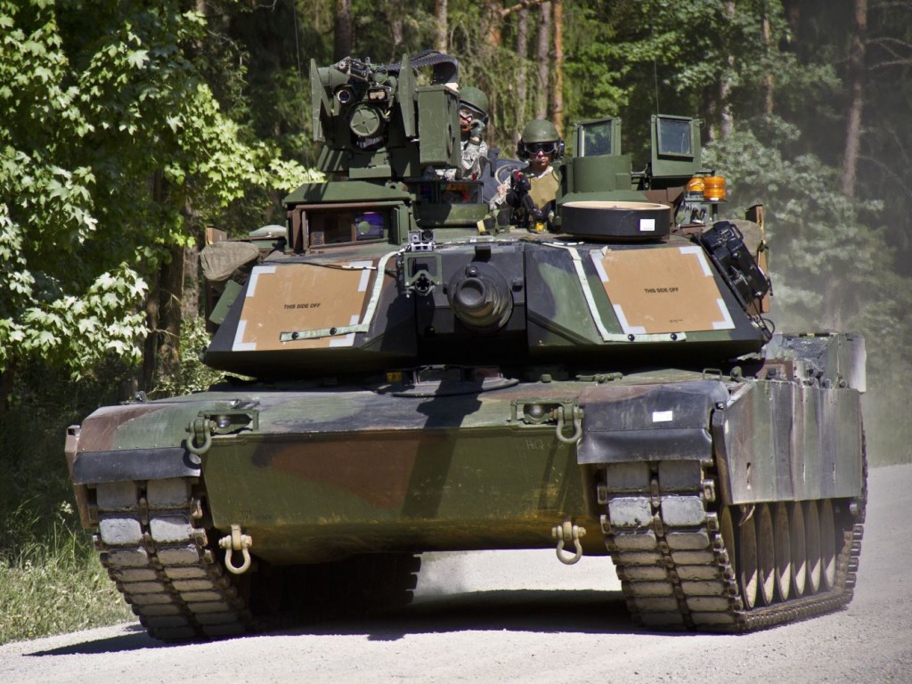 В Литву прибыли американские танки и БМП