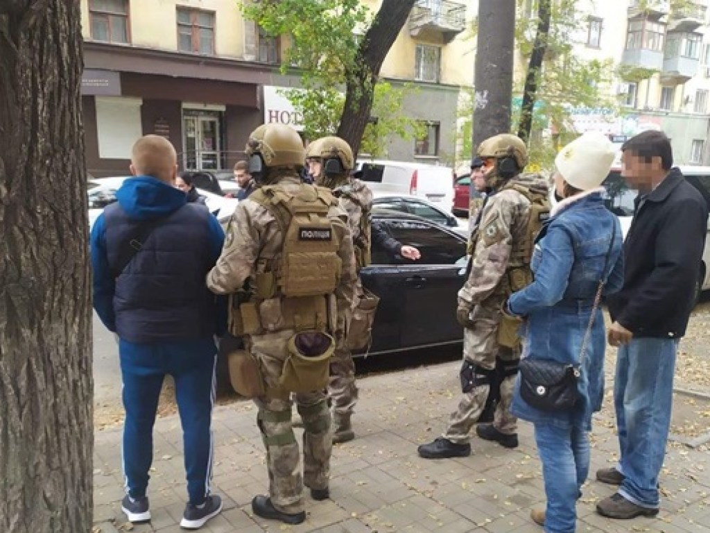 В Каменском спецназ задержал банду рэкетиров (ФОТО, ВИДЕО)