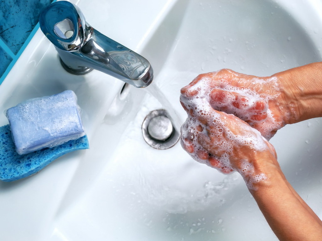 В эпидсезон мыть руки нужно не менее трех-пяти минут &#8212; медик