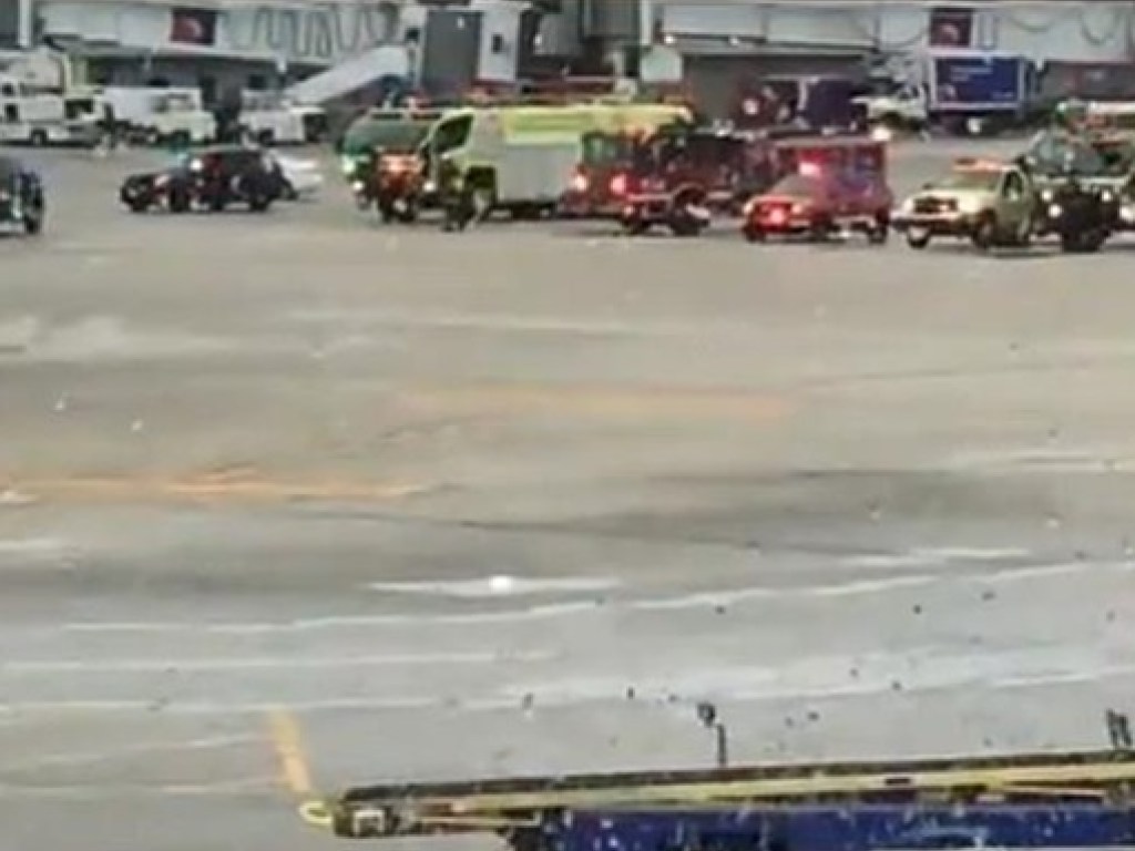 В аэропорту Чикаго во время погрузки багажа прогремел взрыв (ФОТО)