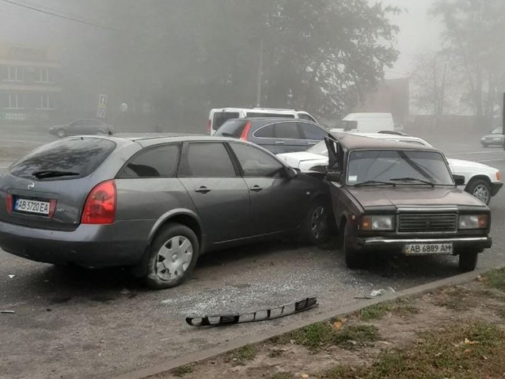 Nissan, ВАЗ и Mercedes: в Виннице на шоссе произошло тройное ДТП (ФОТО, ВИДЕО)