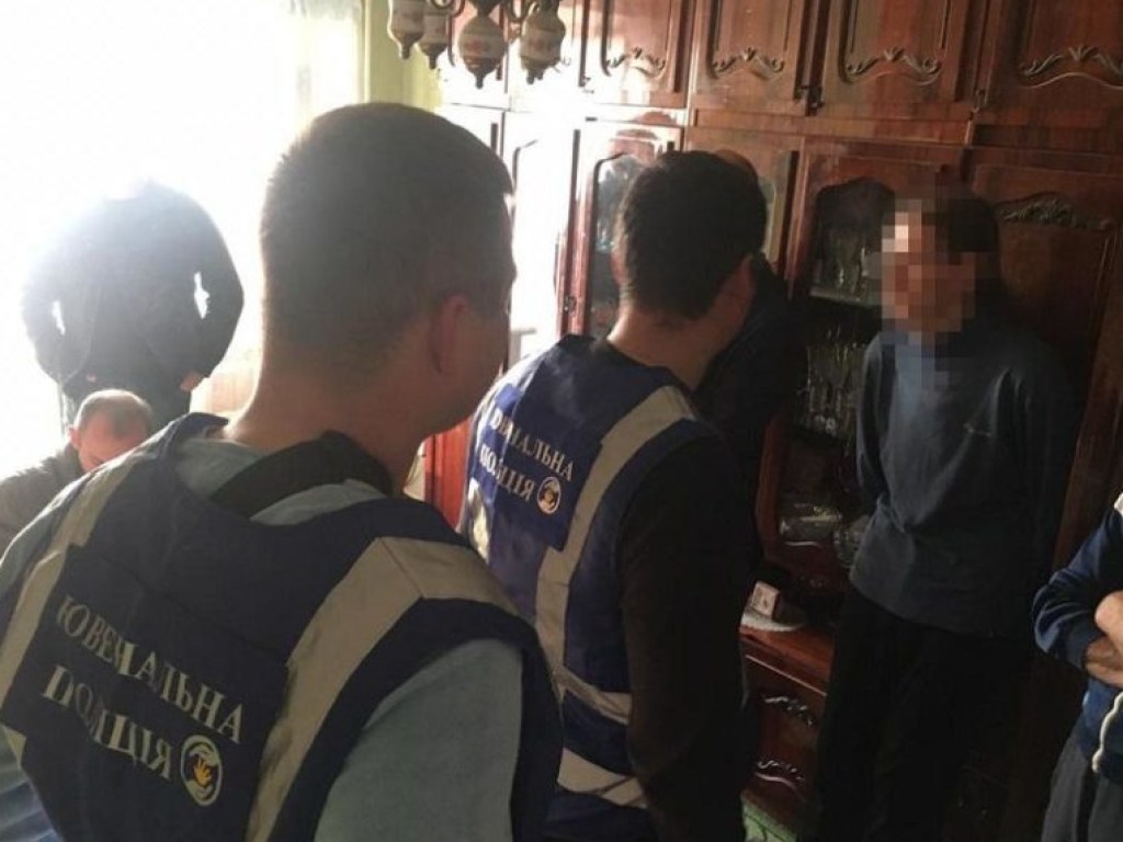 Столичные полицейские задержали серийного педофила с Подола: все подробности (ФОТО)