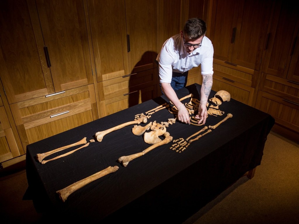 В затерянной часовне лондонского Тауэра обнаружили два женских скелета (ФОТО)
