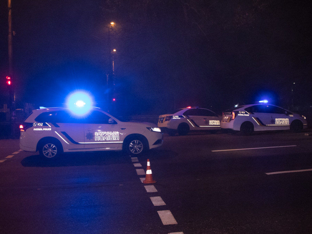 На Кольцевой дороге в Киеве водитель BMW сбил насмерть мужчину (ФОТО, ВИДЕО)