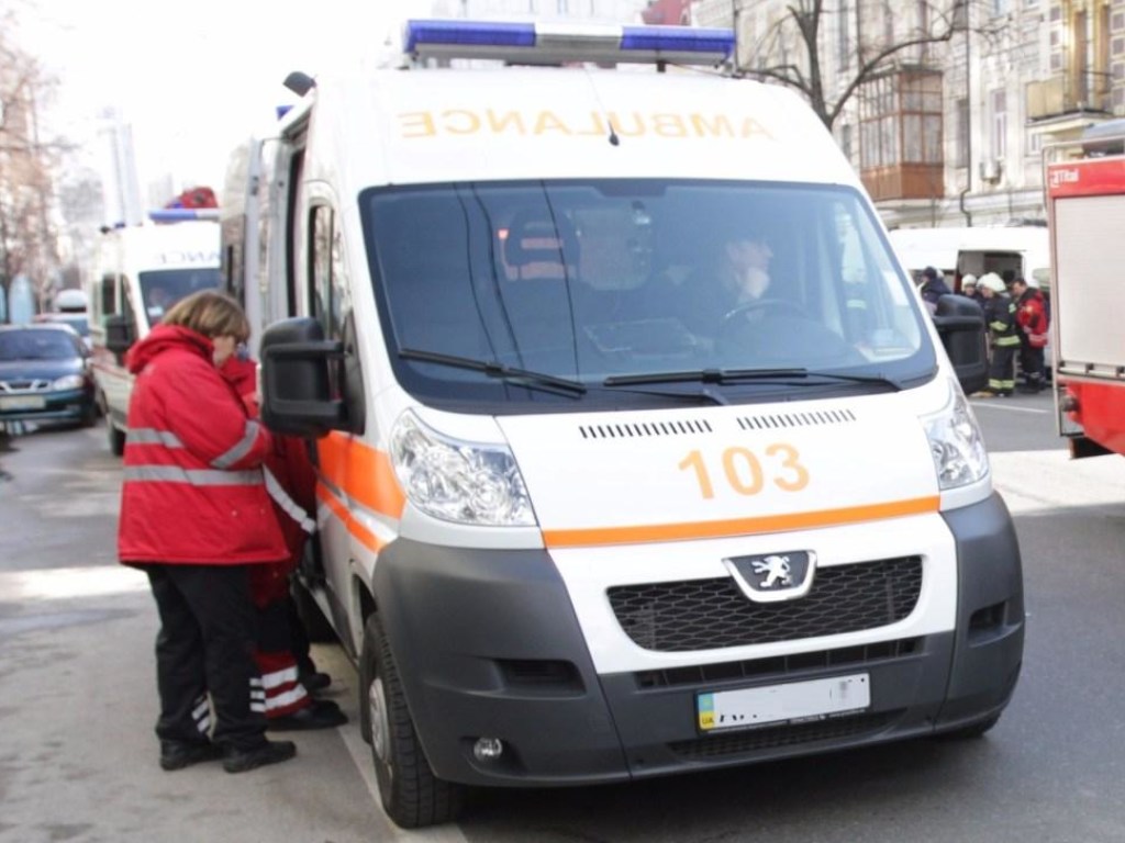 На Львовщине ВАЗ переехал мужчину: полиция устанавливает был ли он жив на момент ДТП
