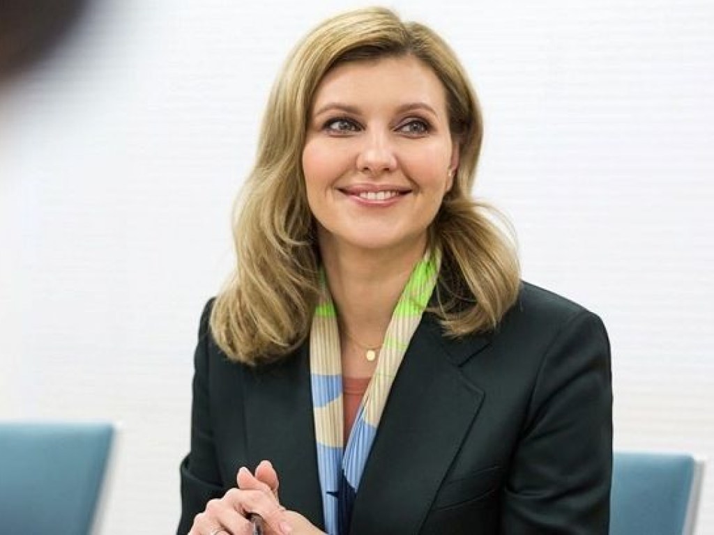 Первая леди страны Елена Зеленская вновь поразила публику стильным образом (ФОТО)