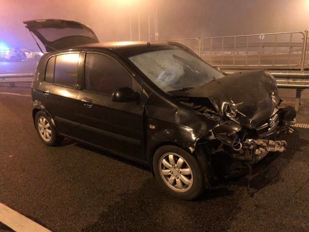 Под Киевом на Обуховской трассе столкнулись Mazda и Hyundai: у авто сильные повреждения (ФОТО)