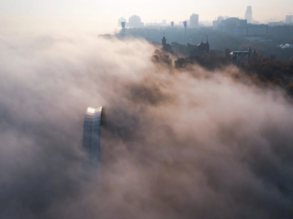 В ГСЧС рассказали, когда в Киеве исчезнет туман