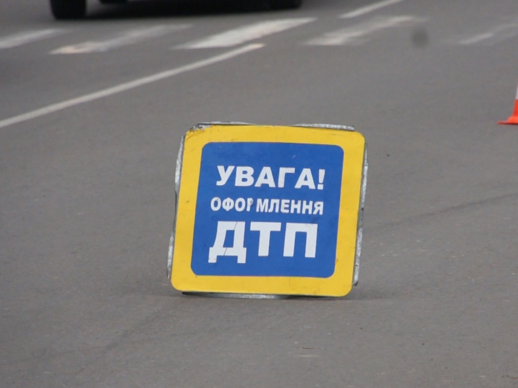 Во Львове столкнулись Renault и маршрутка с пассажирами