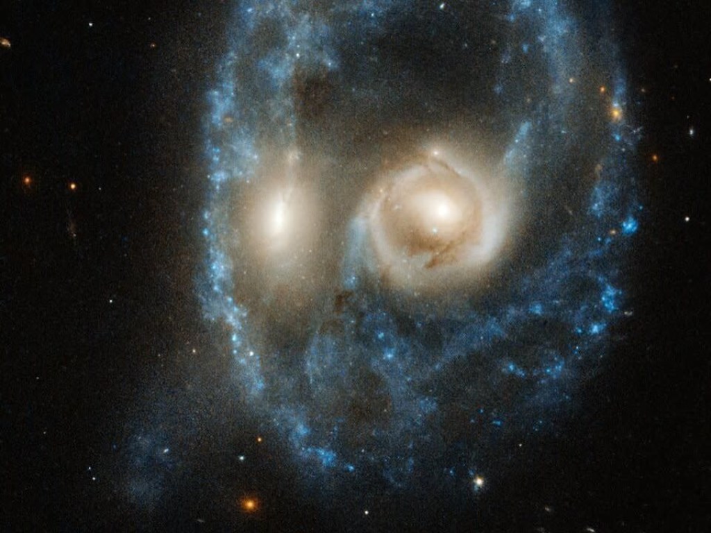 Телескоп «Хаббл» запечатлел «жуткое лицо» в космосе (ФОТО)