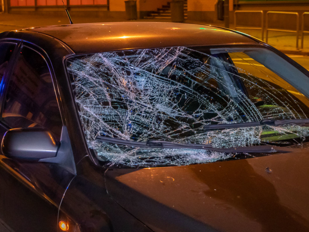 Водитель Mazda сбил пьяного пешехода в Днепре (ФОТО)