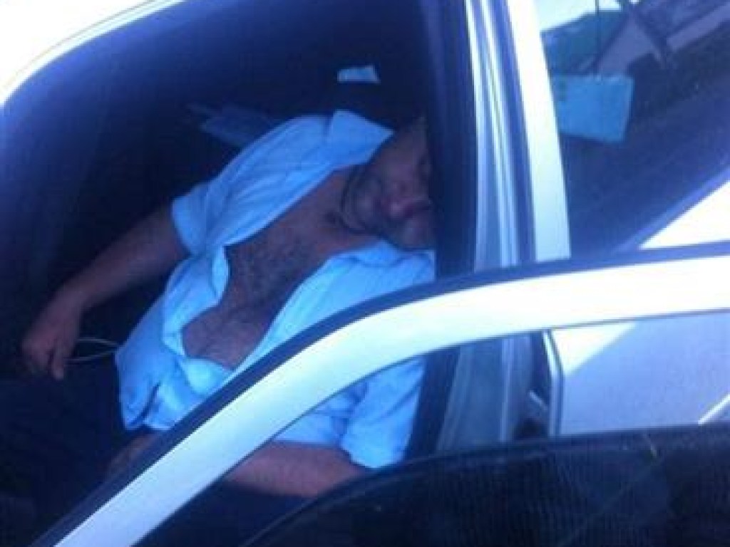 На Закарпатье пьяный депутат без прав спровоцировал ДТП и выпал из авто (ФОТО)