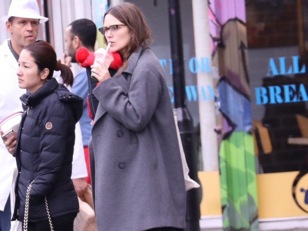 Журналисты увидели Киру Найтли без макияжа на улице (ФОТО)
