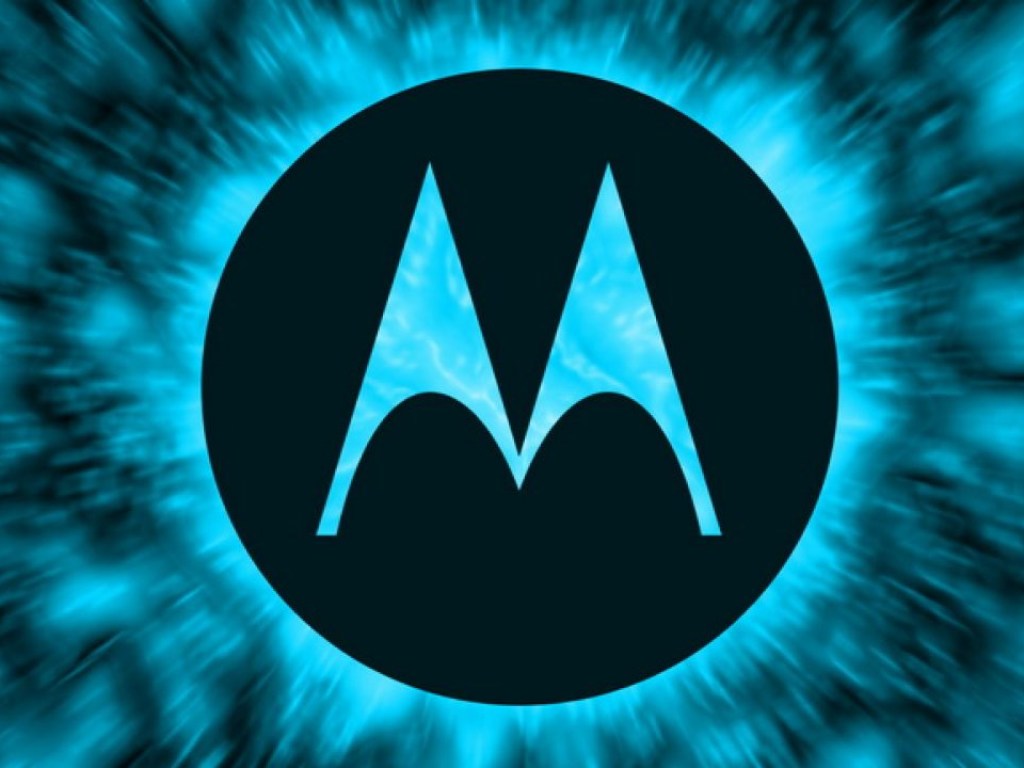 Знаменитая «раскладушка» Motorola возвращается: Появились снимки гибкого смартфона (ФОТО)