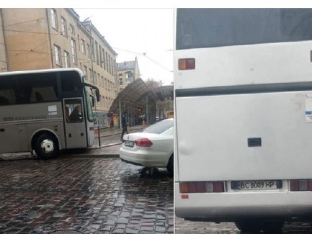 Во Львове автобус врезался в дорожные ограждения (ФОТО)