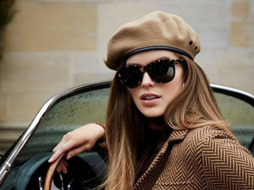 Модные женские кепки и высокие сапоги для осени 2019: как стать иконой стиля (ФОТО)