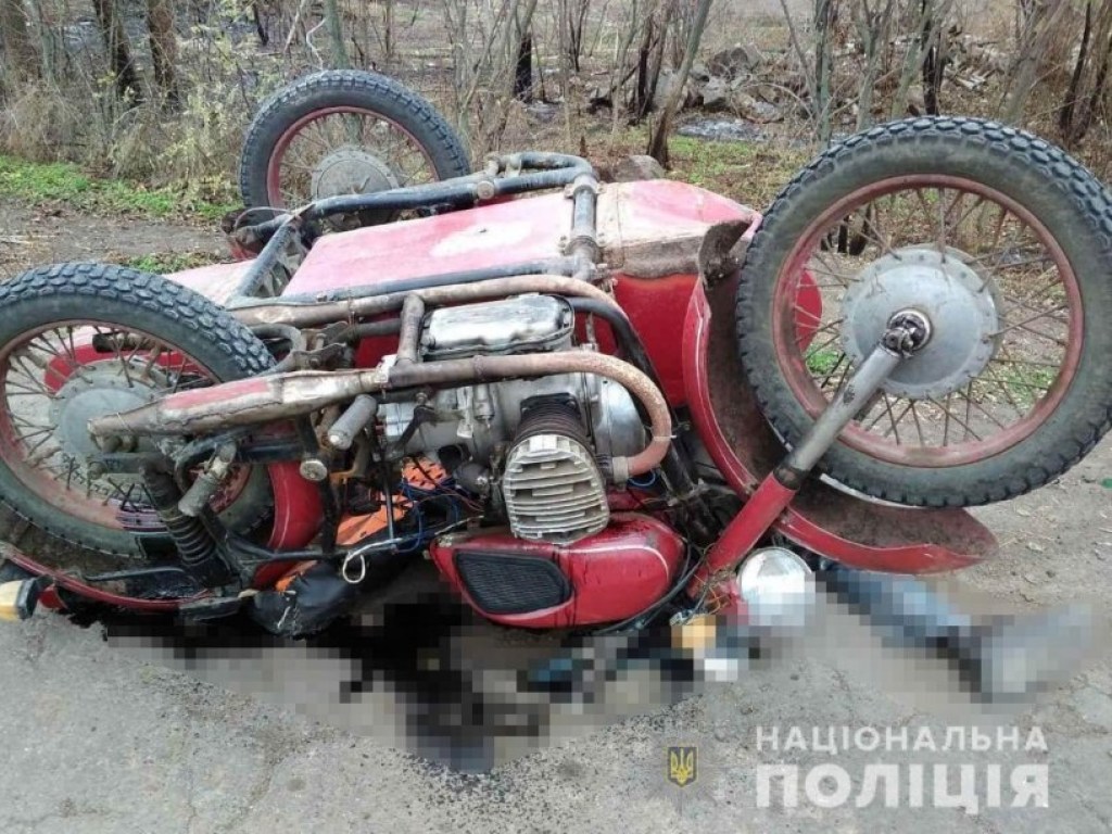 ДТП на пустой дороге: житель села в Николаевской области погиб, перевернувшись на мотоцикле (ФОТО)