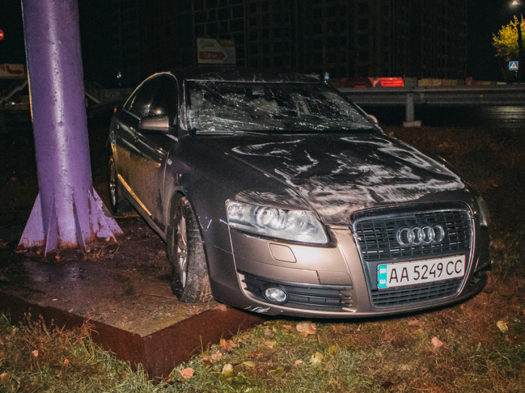 Возле Чабанов под Киевом Audi протаранил Volkswagen (ФОТО, ВИДЕО)