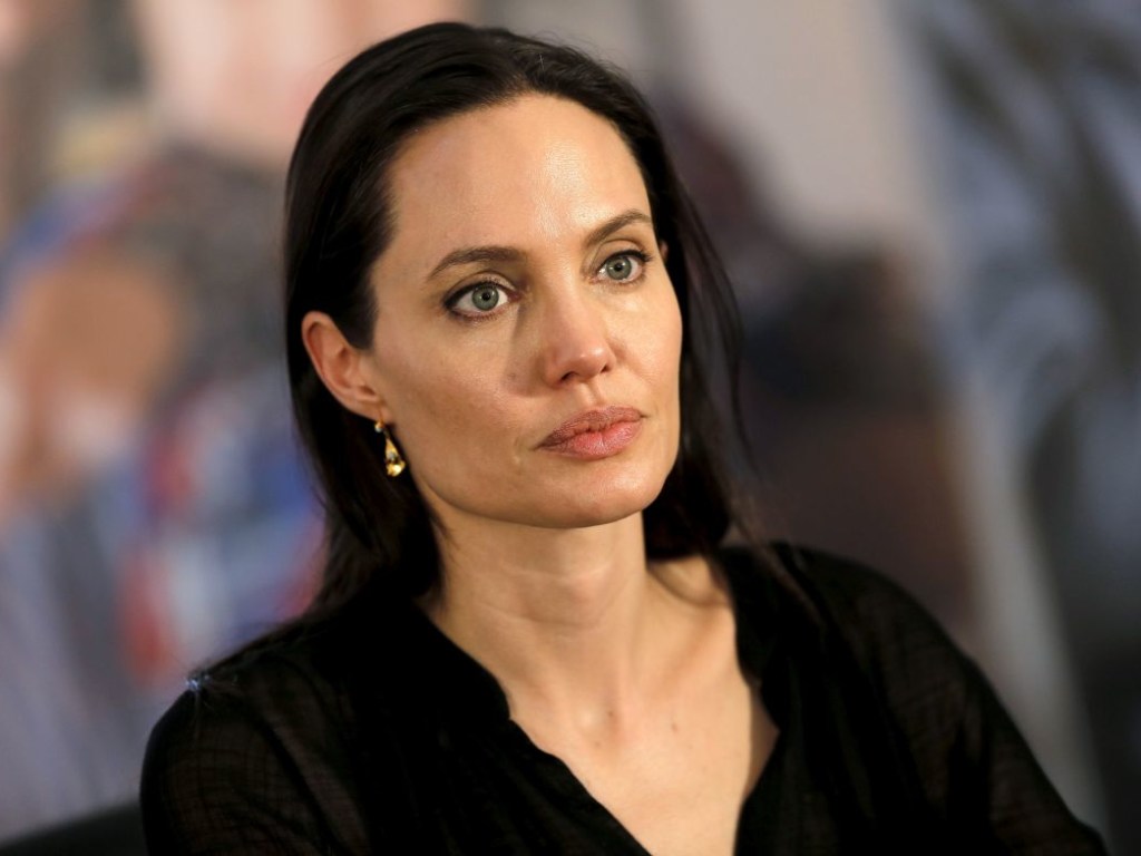 На съемочной площадке фильма Marvel нашли бомбу: Анджелину Джоли и ее коллег экстренно эвакуировали