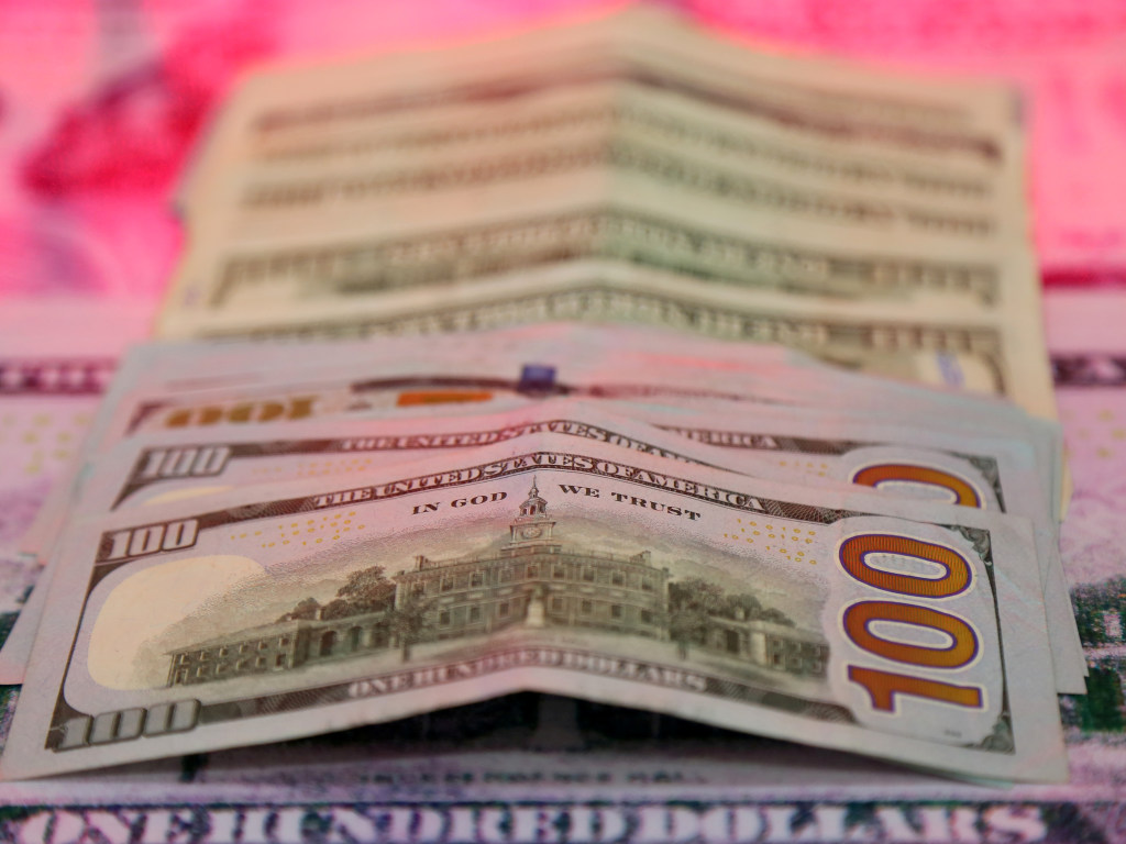 В Кабмине огласили прогноз курса доллара на конец 2020 года