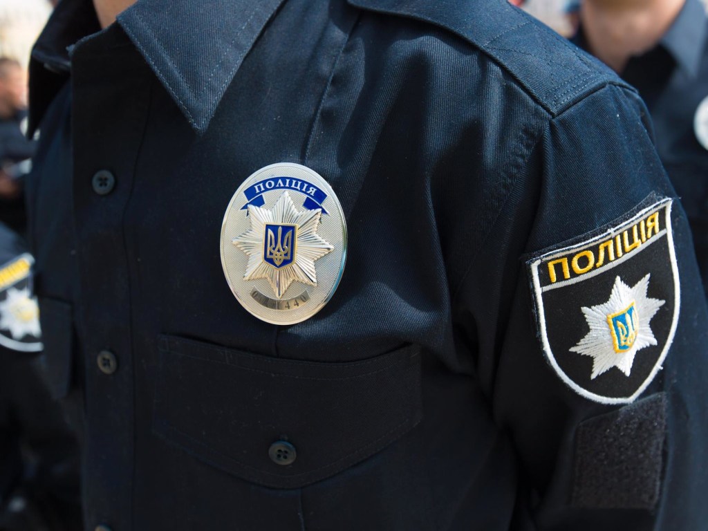 Под Киевом трое неизвестных избили и ограбили бизнесмена с сумкой денег