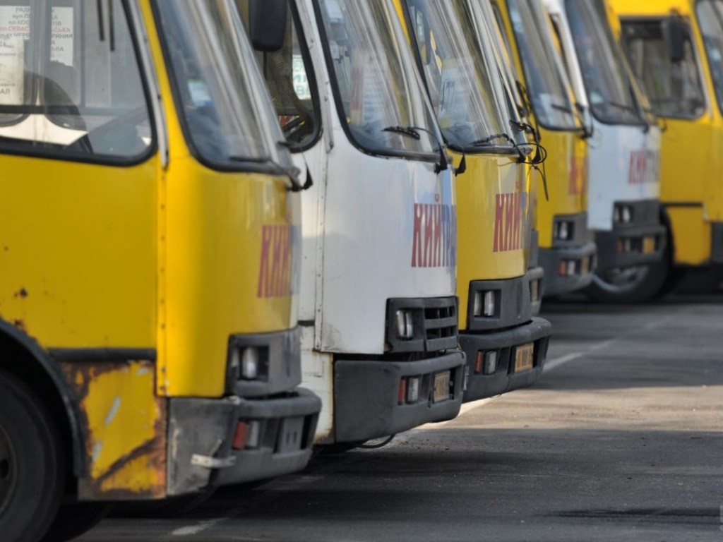 Система наземного коммунального транспорта в Киеве не развивается из-за взяточников в КГГА – депутат Киевсовета