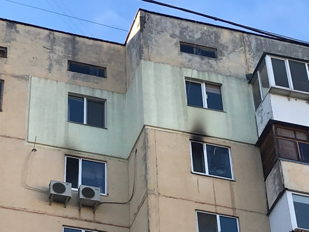 На столичной Оболони вспыхнула квартира в многоэтажке (ФОТО)