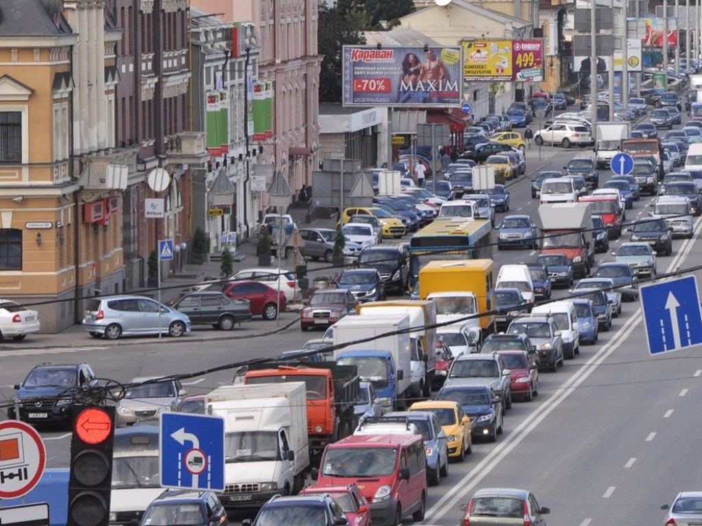 Каких улиц сегодня надо избегать: Из-за автомобильных заторов в Киеве не проехать (КАРТА)