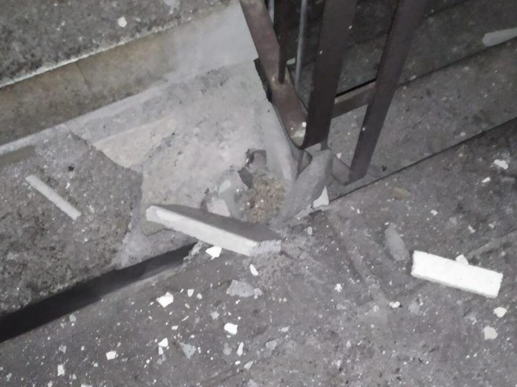 На лестничной клетке во львовской многоэтажке прогремел взрыв (ФОТО)