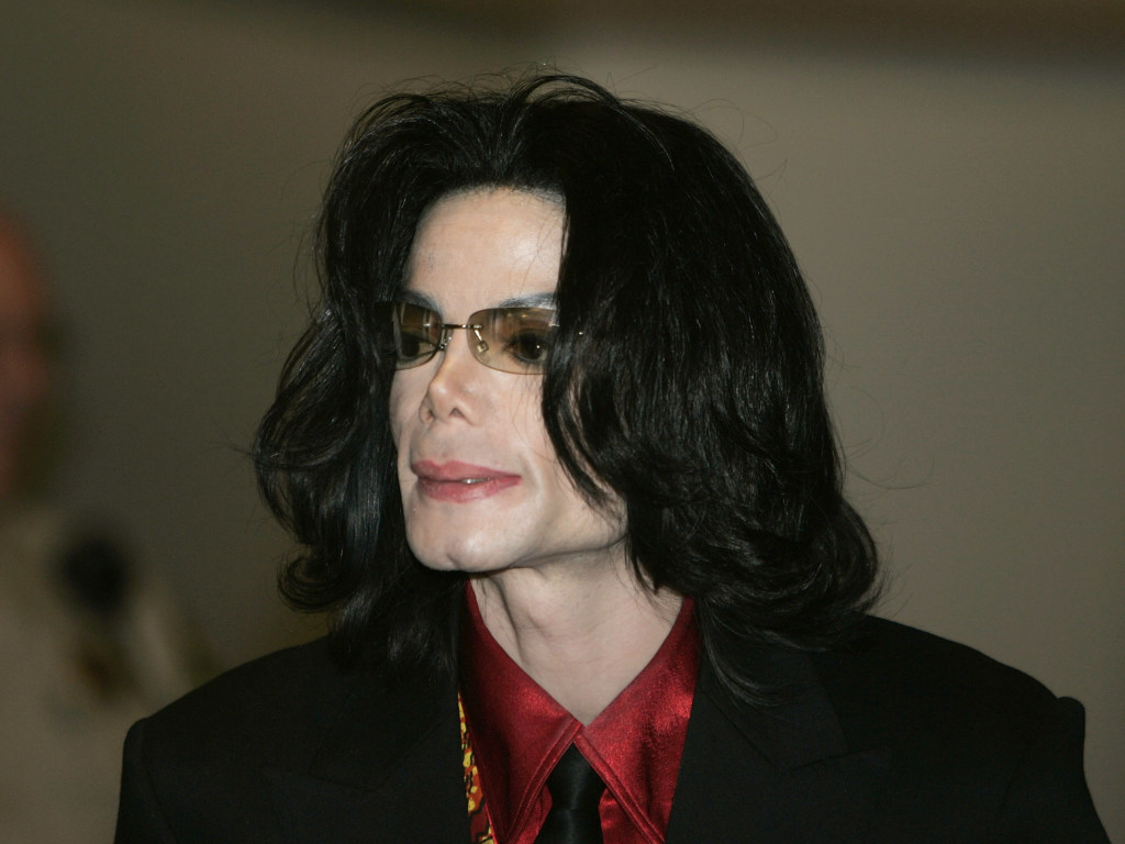 На аукцион выставили особенные носки Майкла Джексона (ФОТО)