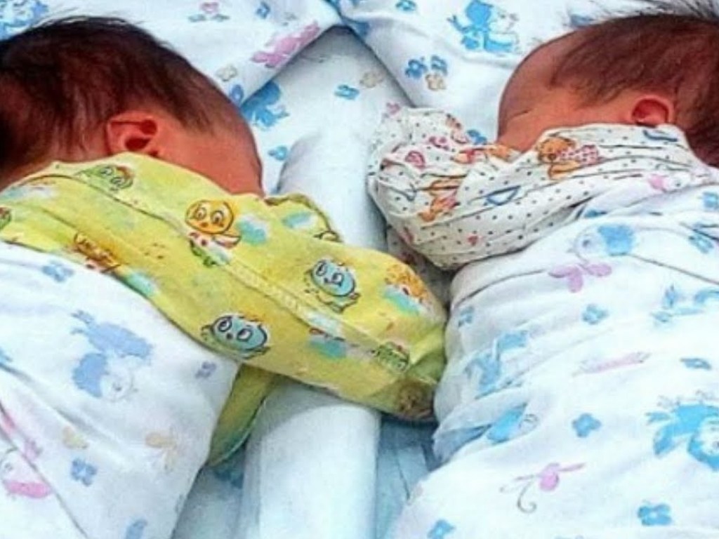 Несовершеннолетняя девушка родила двойню в Запорожье (ВИДЕО)