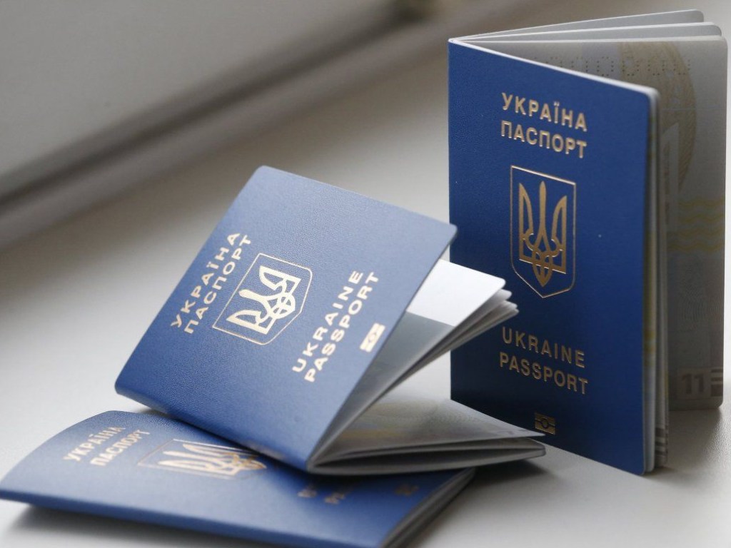 Украинцы давно научились получать двойное гражданство без официального разрешения Украины &#8212; эксперт