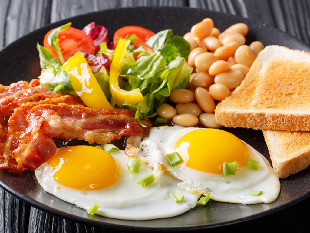 Диетологи рассказали, какими продуктами лучше не завтракать