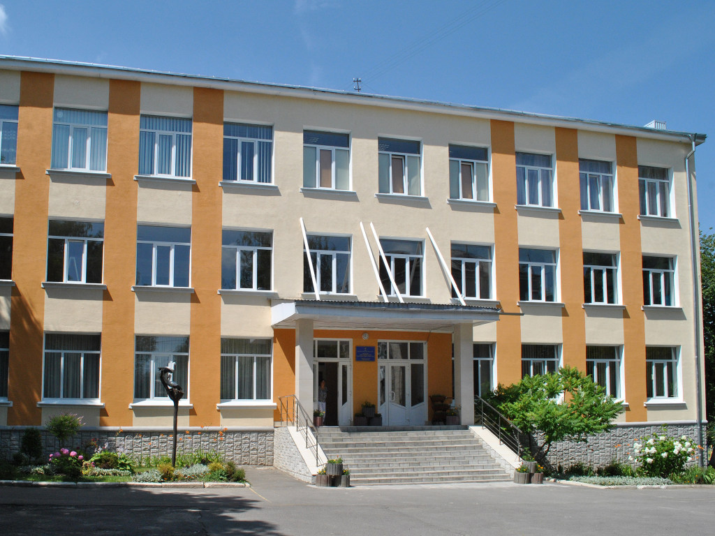 В Украине перед началом учебного года закрылись почти 200 школ