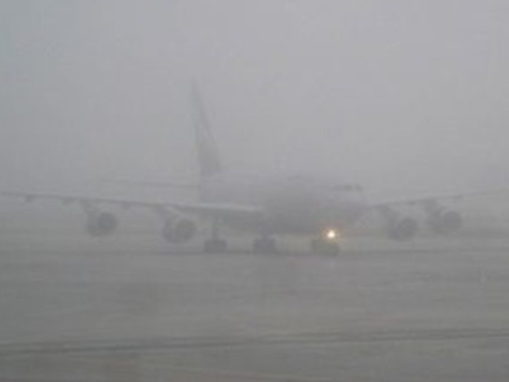 Из-за тумана в Одесском аэропорту начали массово отменять авиарейсы