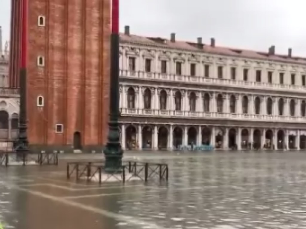 В Венеции начался потоп (ВИДЕО)