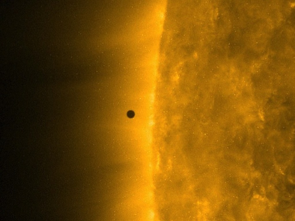 NASA показало, как выглядело прохождение Меркурия по диску Солнца (ФОТО, ВИДЕО)