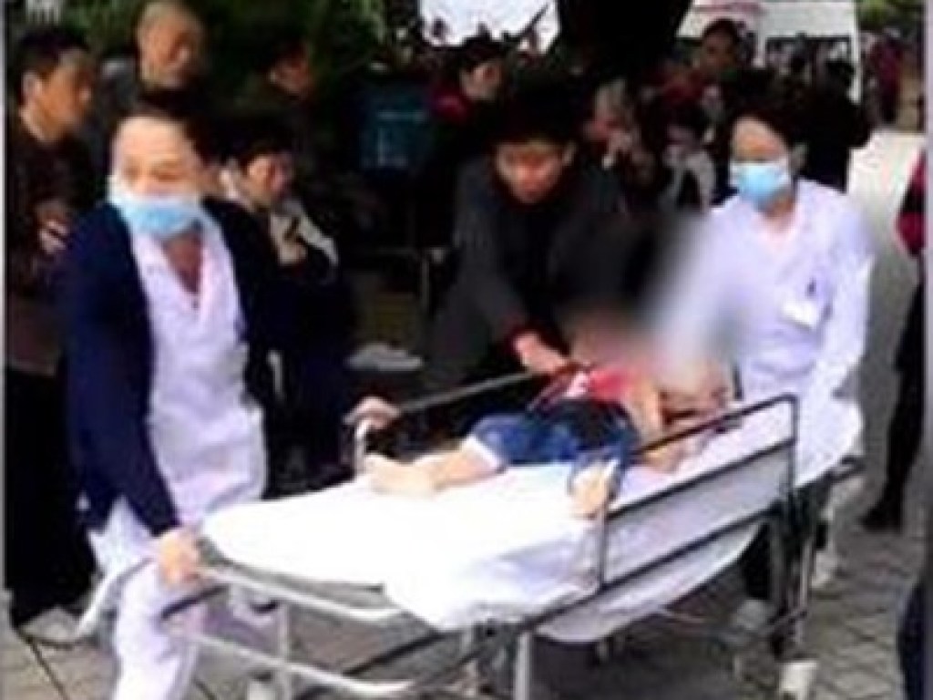 В Китае мужчина распылил химикат в детском саду: пострадал 51 ребенок (ФОТО)