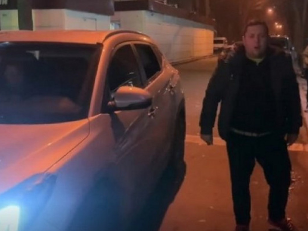 Пьяный фискал устроил ДТП в Харькове и пытался сбежать с места происшествия (ФОТО)