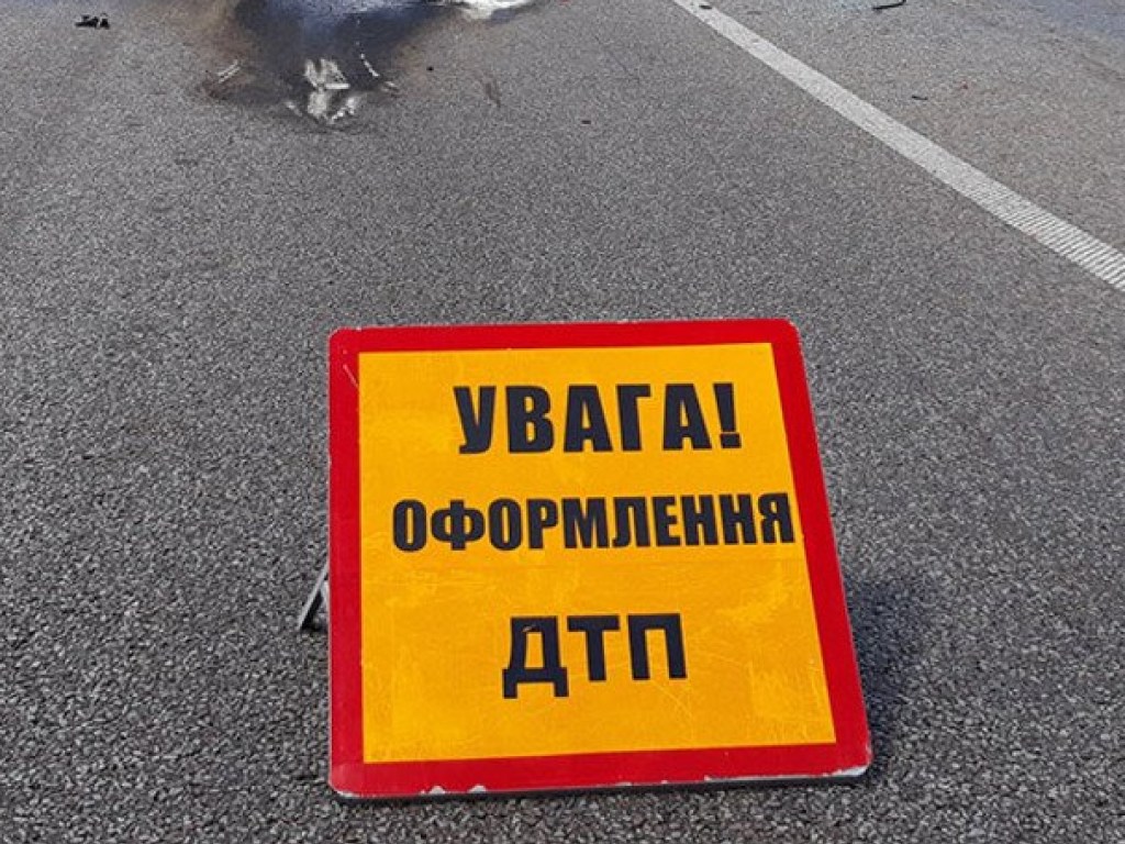 Автоледи на Toyota сбила насмерть пешехода на трассе Киев-Чоп